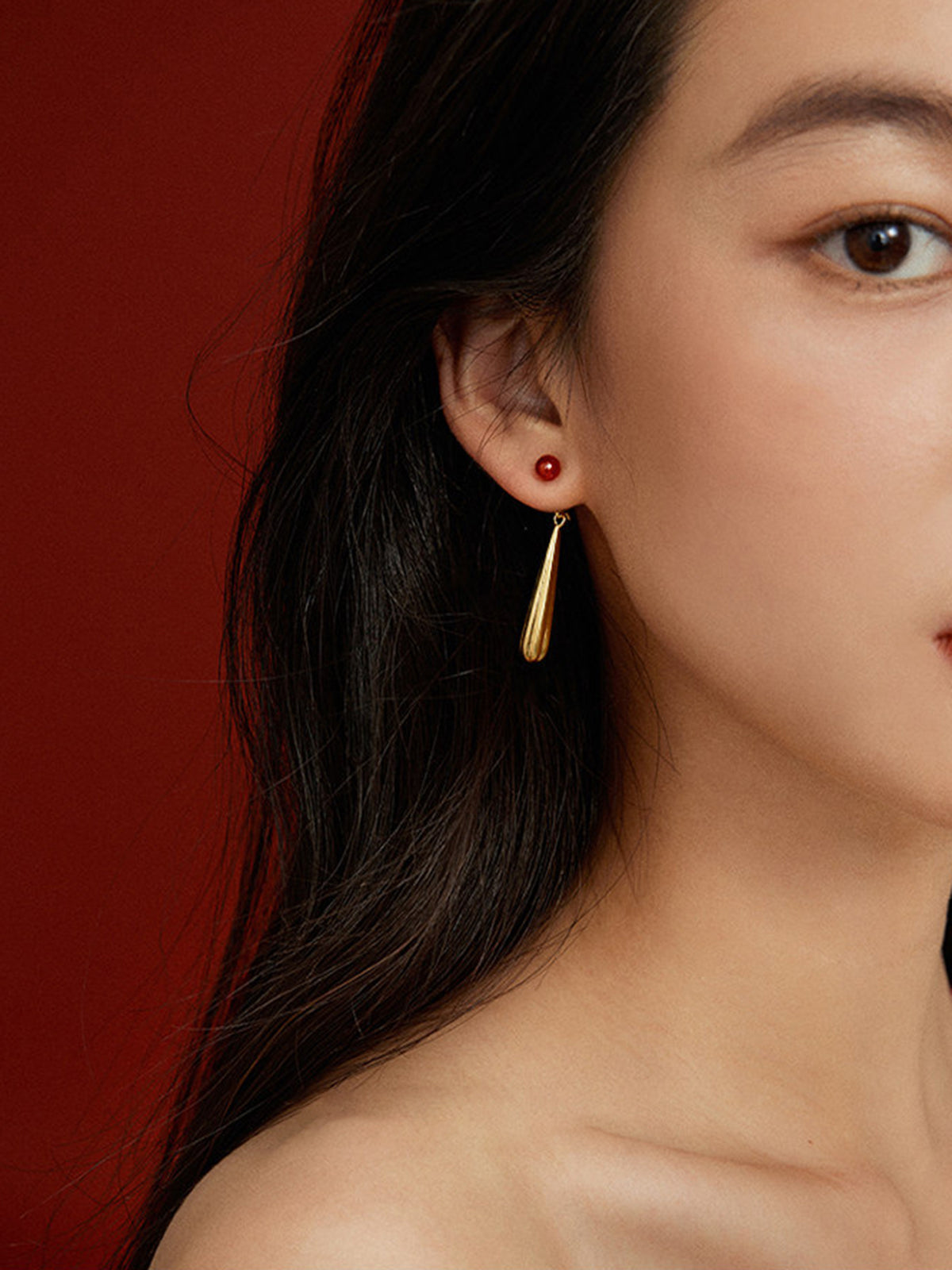 Elegant Teardrop Dangle Earrings
