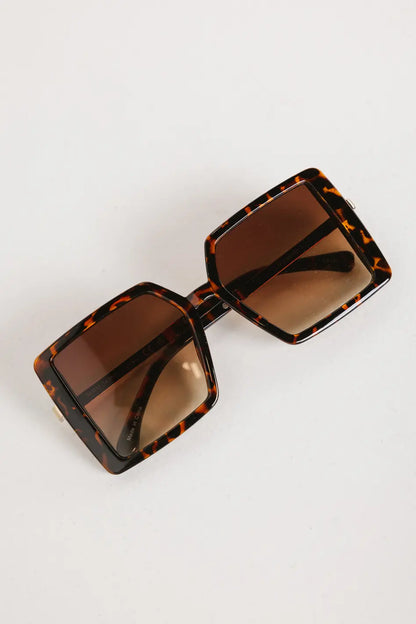 Elara Oversized Sunglasses in Brown